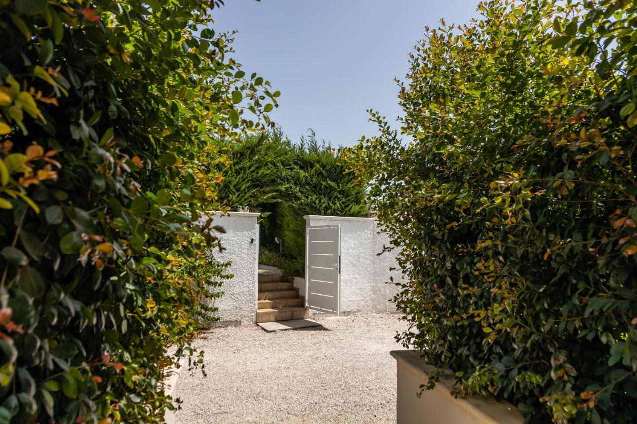 Aparthotel La Collina Di Montegrappa - With Heated Private Pool - With Shared Pool Tuglie