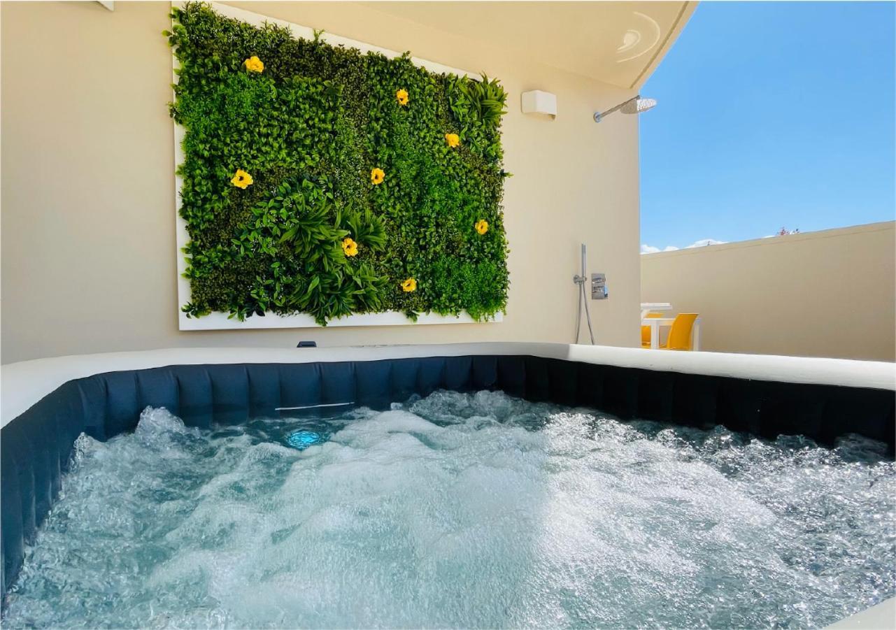 Apartahotel La Collina Di Montegrappa - With Heated Private Pool - With Shared Pool *